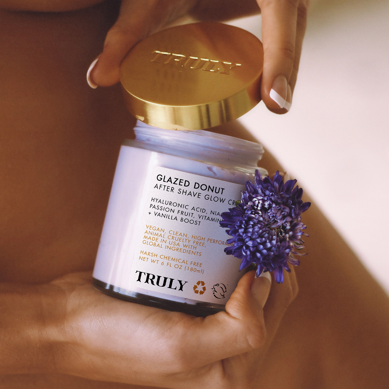 GLAZED DONUT: CREMA ILUMINADORA POST-AFEITADO (CREMA CORPORAL)